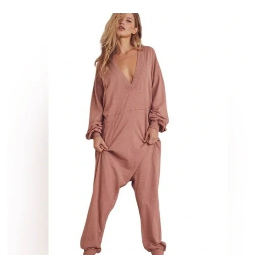 Free People Intimately Jumpsuit Women XS Pink Slouchy V-Neck Loungewear‎